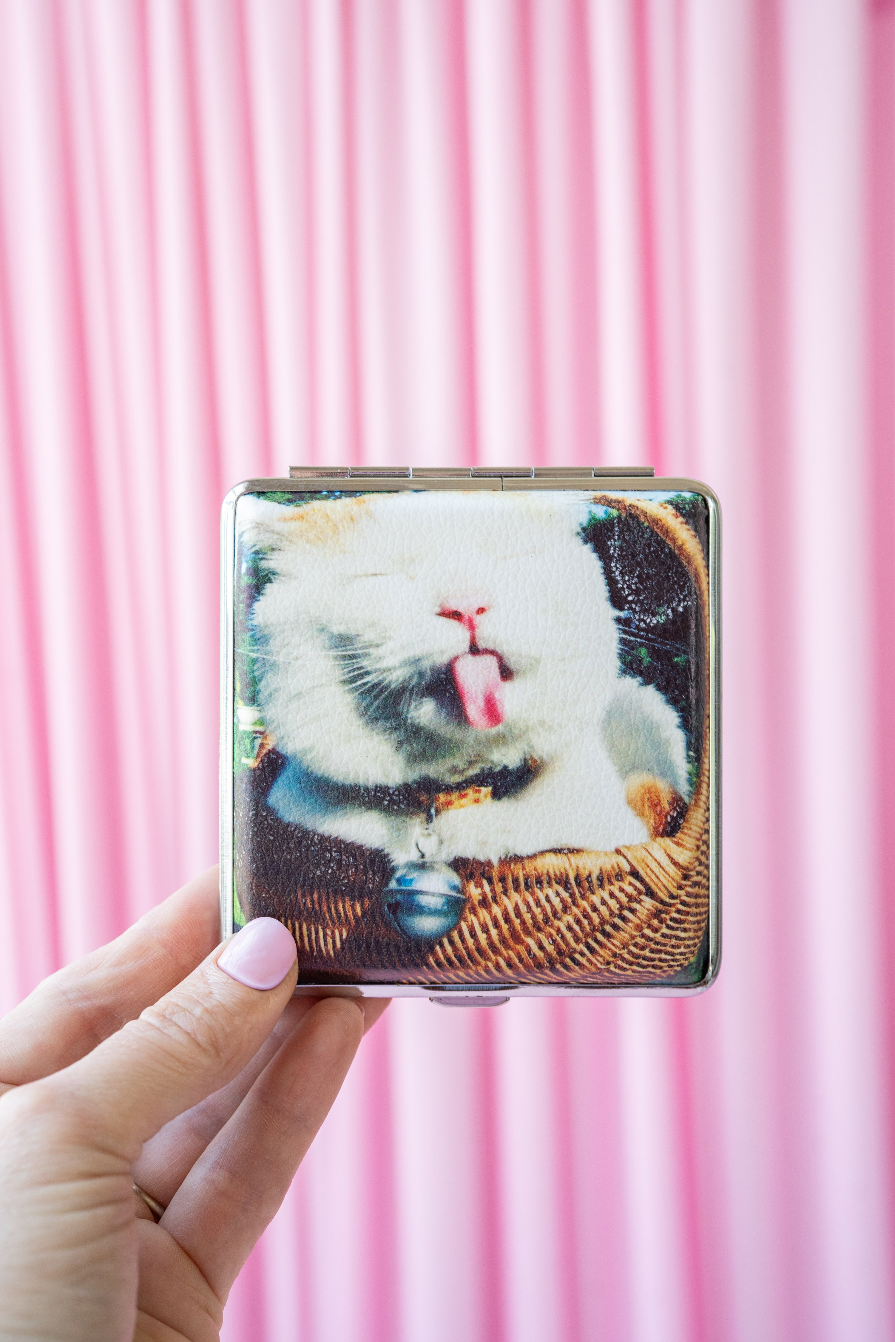 Cat in a Basket Cig Case