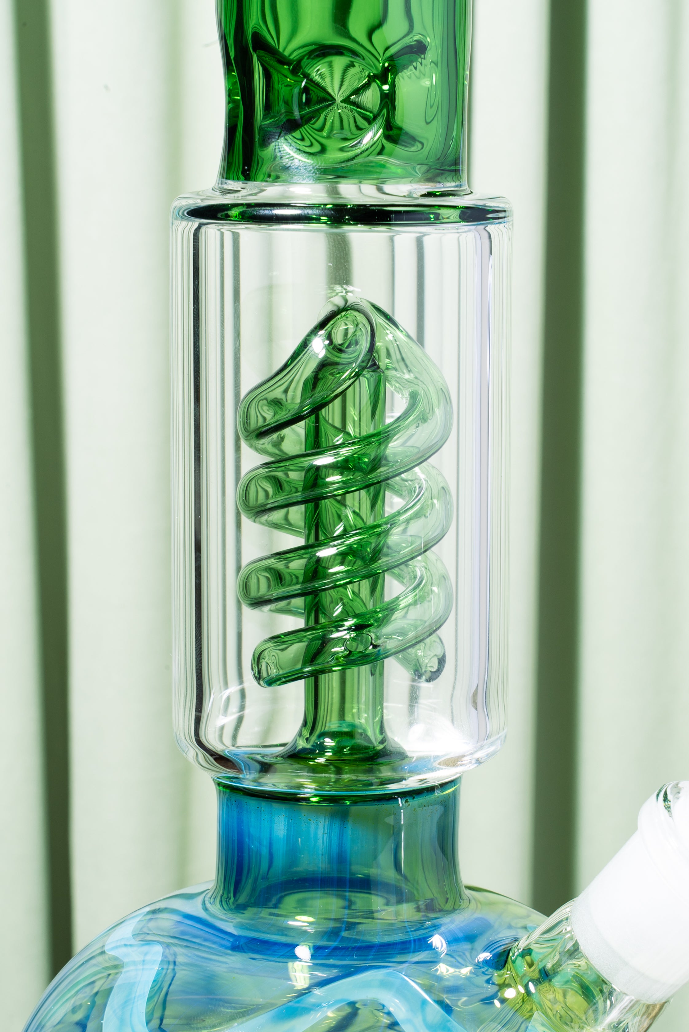 Heavenly Swirl Bong - Green