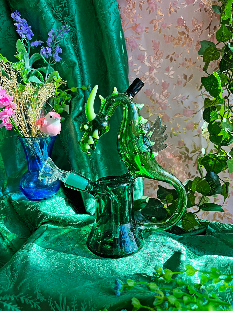 Puff the Magic Dragon Bong