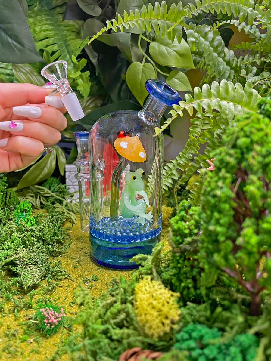 Frog Cloche Bong