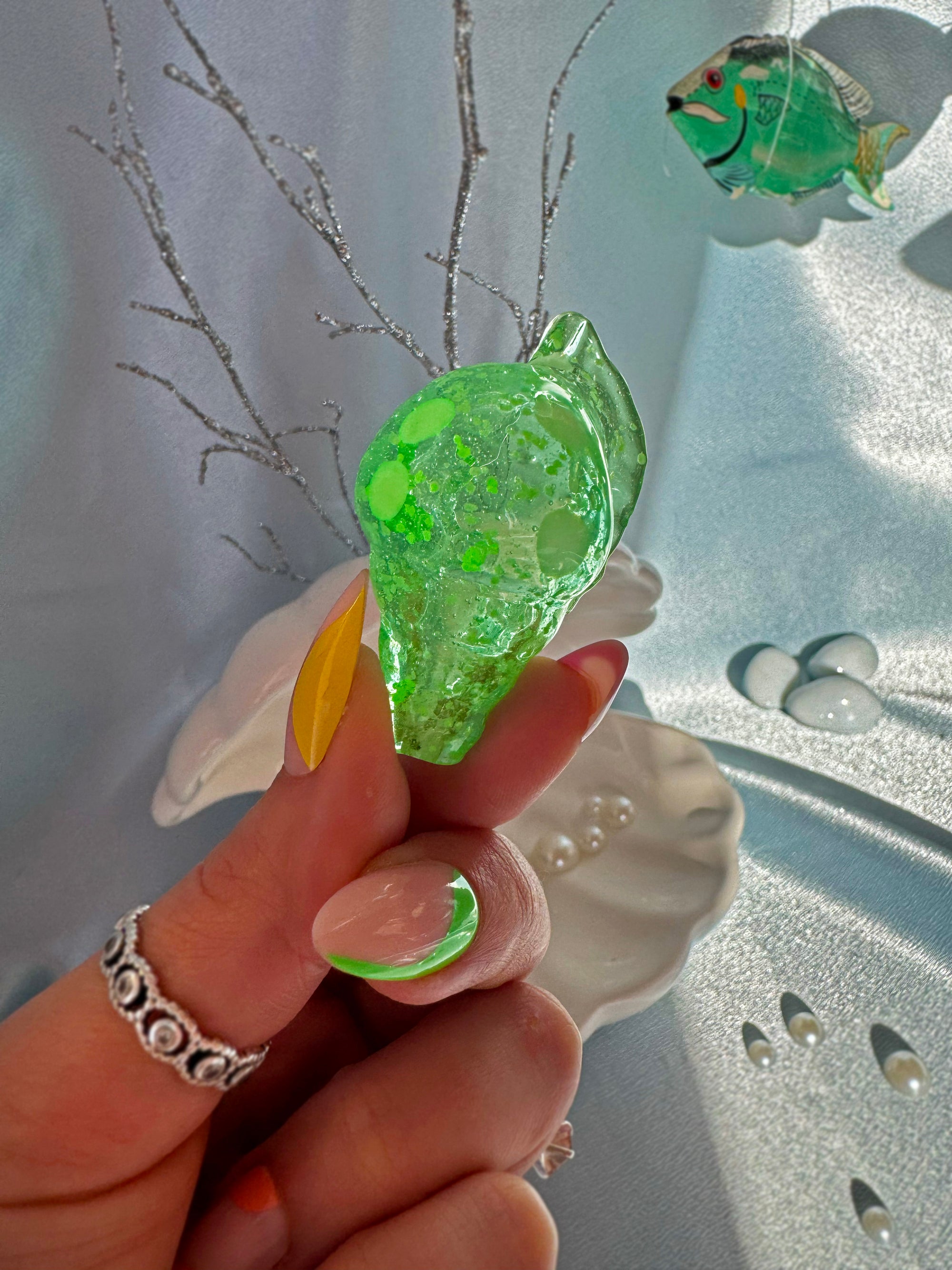 Glow In The Dark Conch Shell Carb Cap