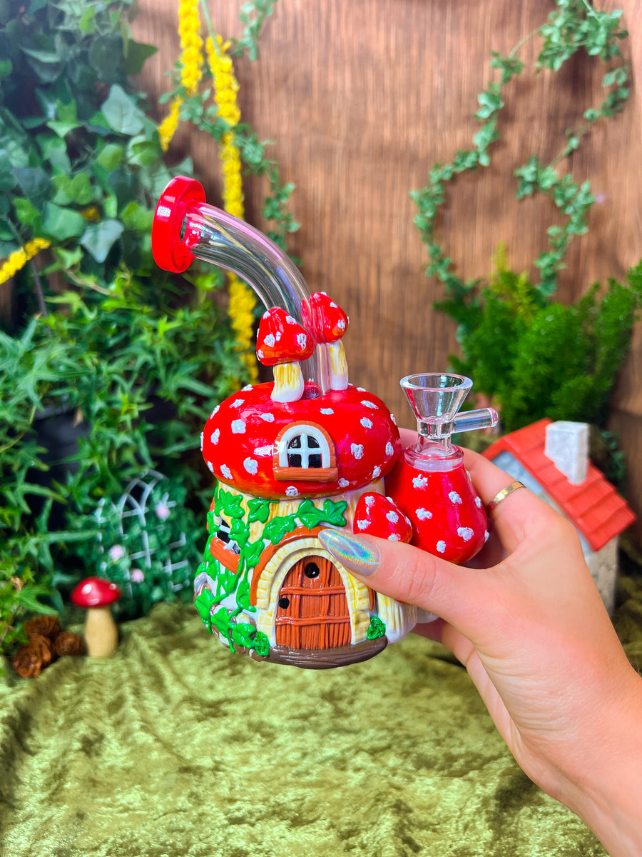 Gnome Home Bong- red