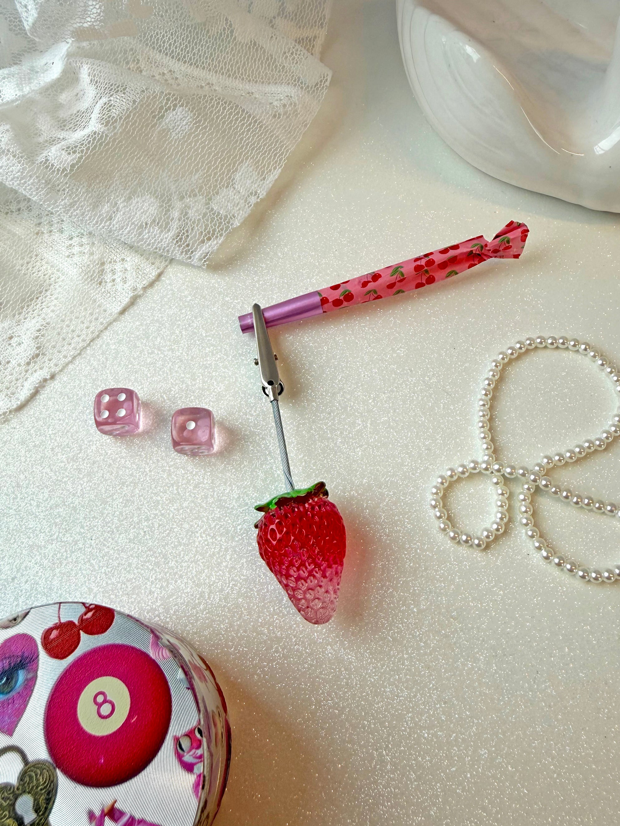 Strawberry J Clip