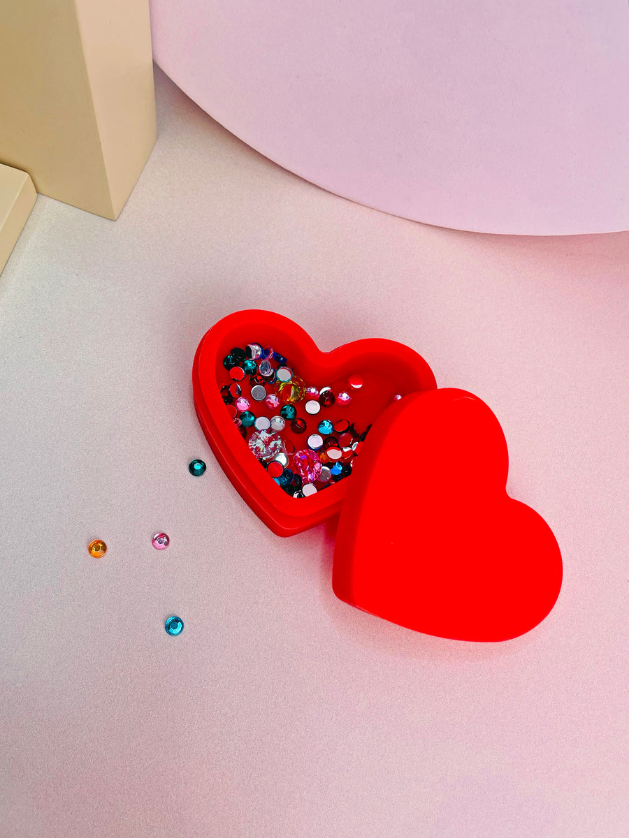 Heart silicone container- red
