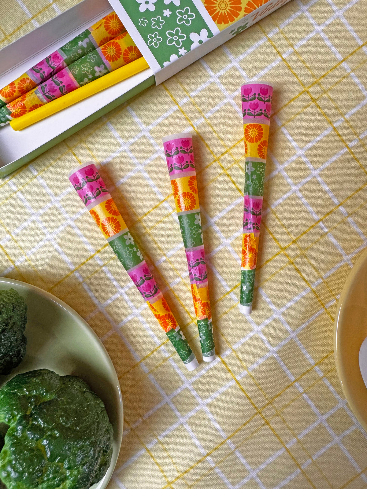 Vintage Blossom Cones - 50 pack