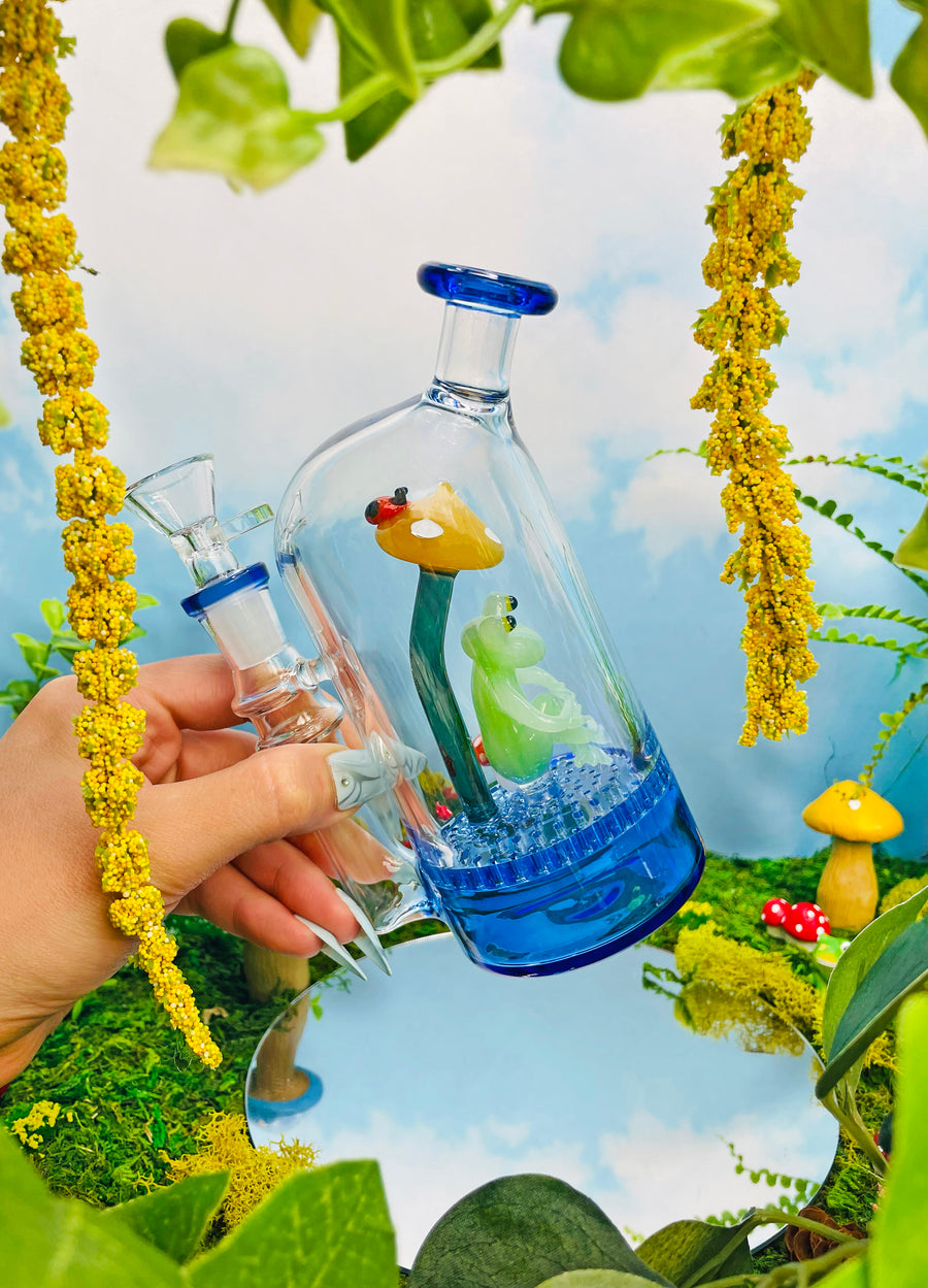 Frog Cloche Bong