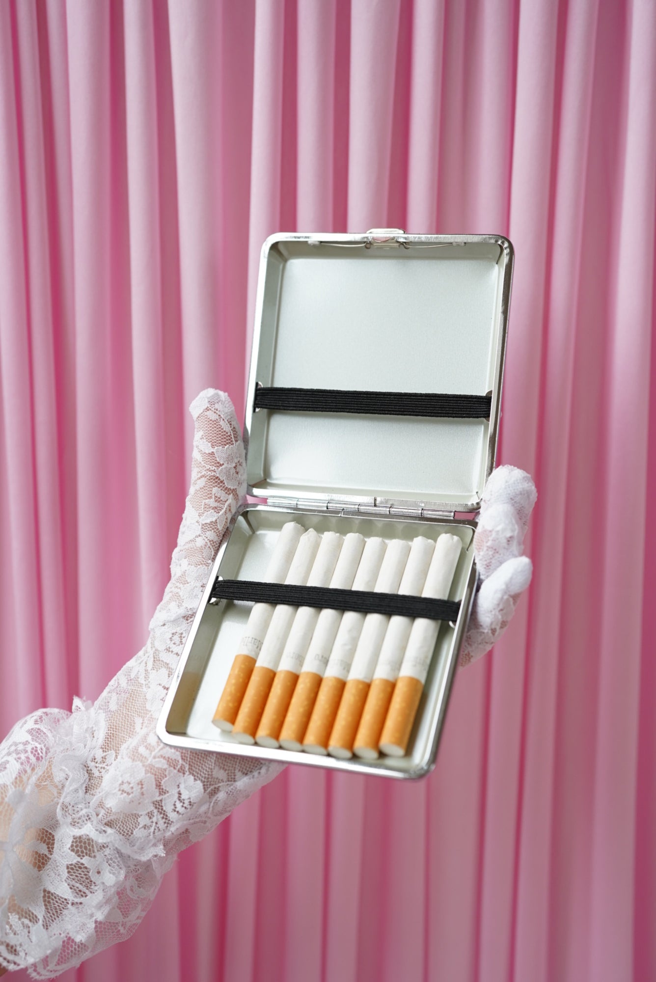 Cat in a Basket Cig Case