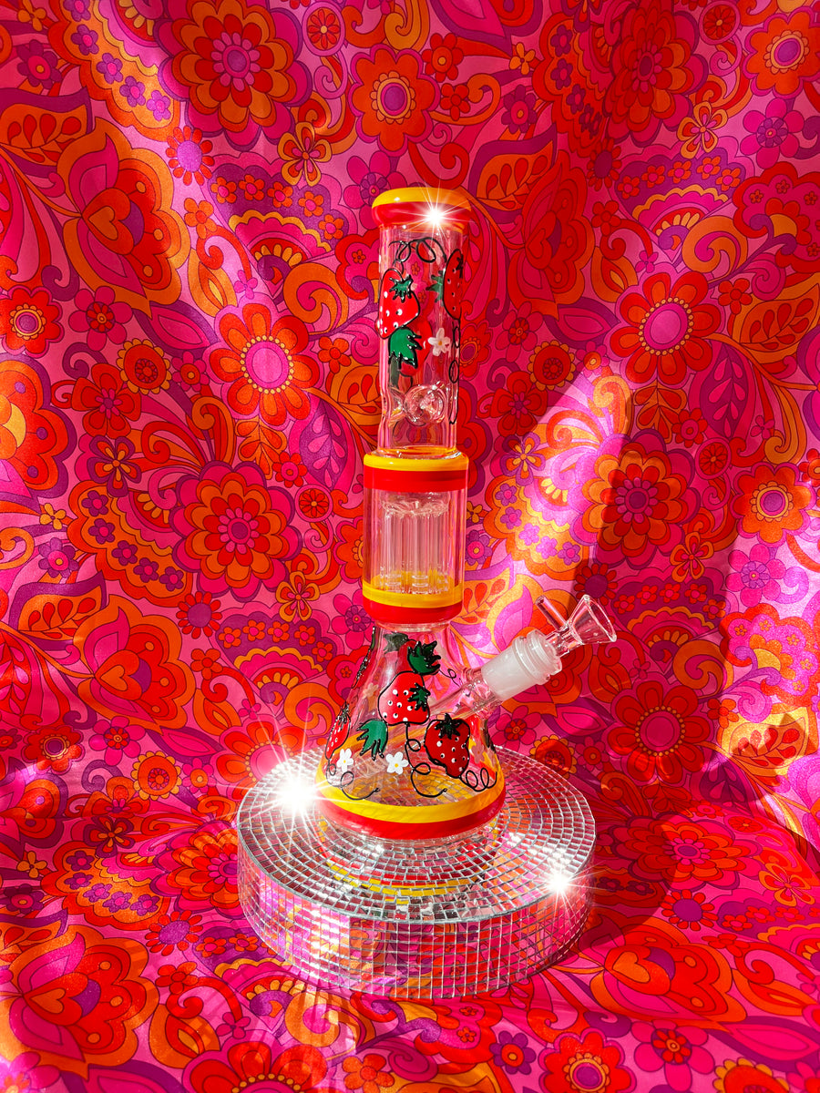 Strawberry Fields Bong