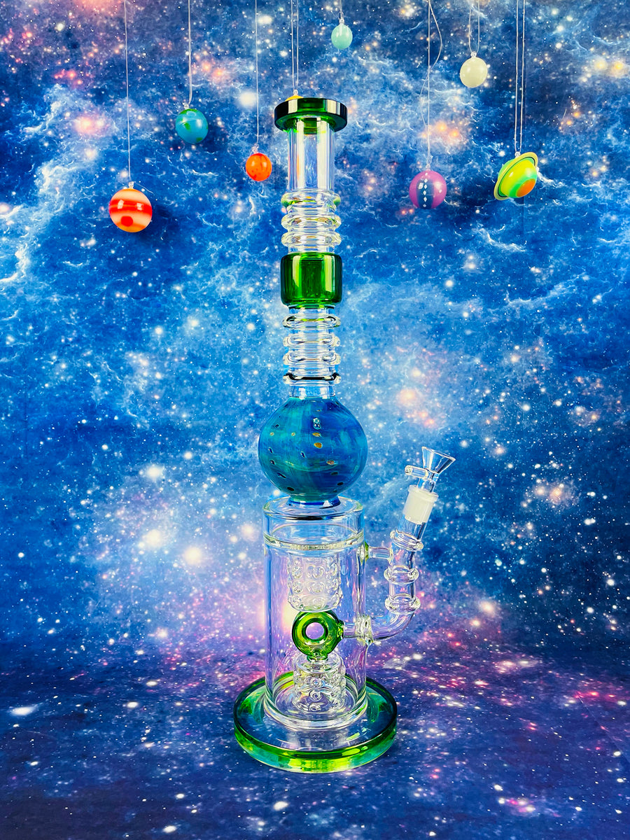 17.5" Out of This World Bong