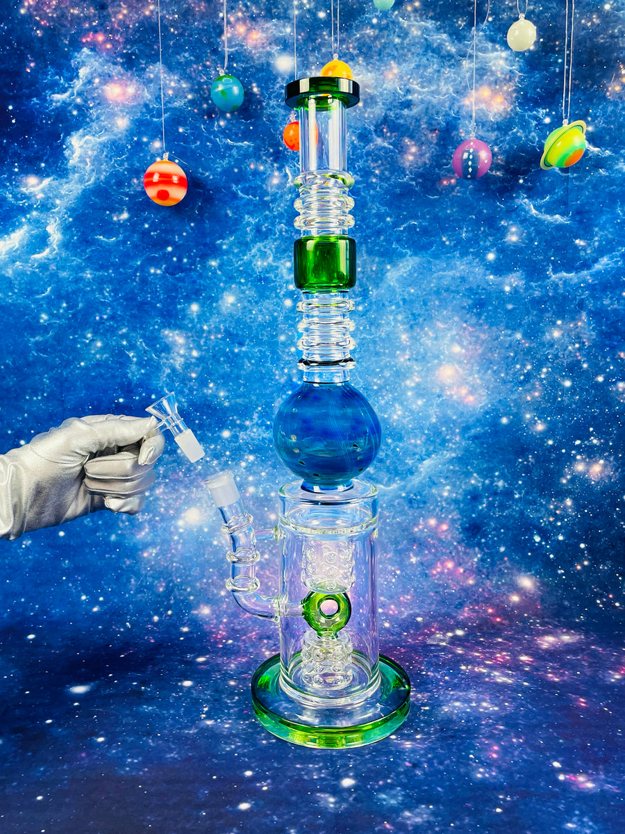 17.5" Out of This World Bong