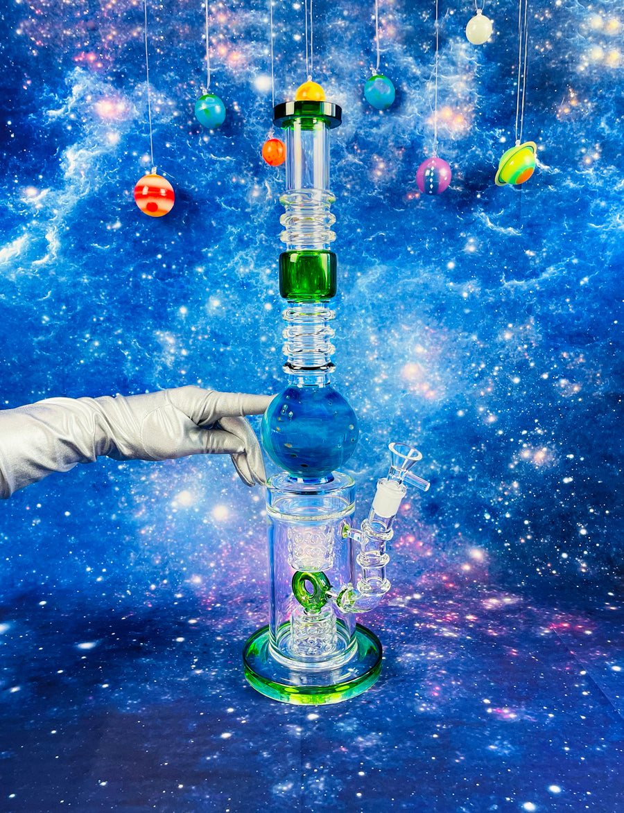 17.5" Out of This World Bong