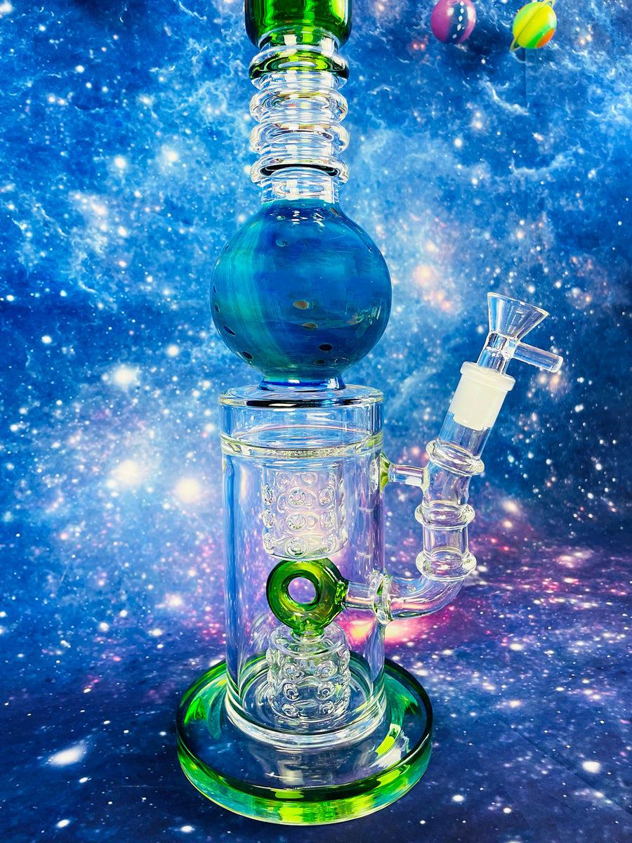 17.5" Out of This World Bong