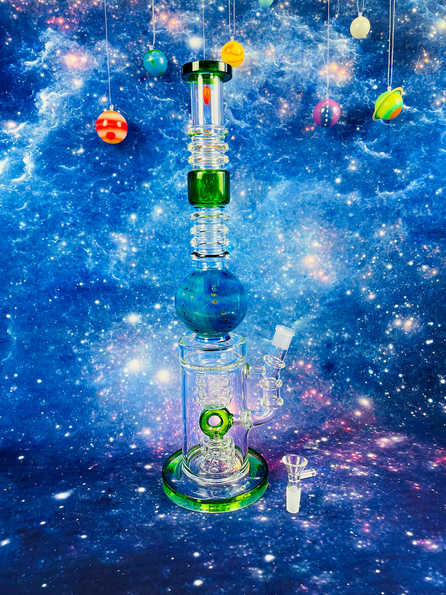 17.5" Out of This World Bong