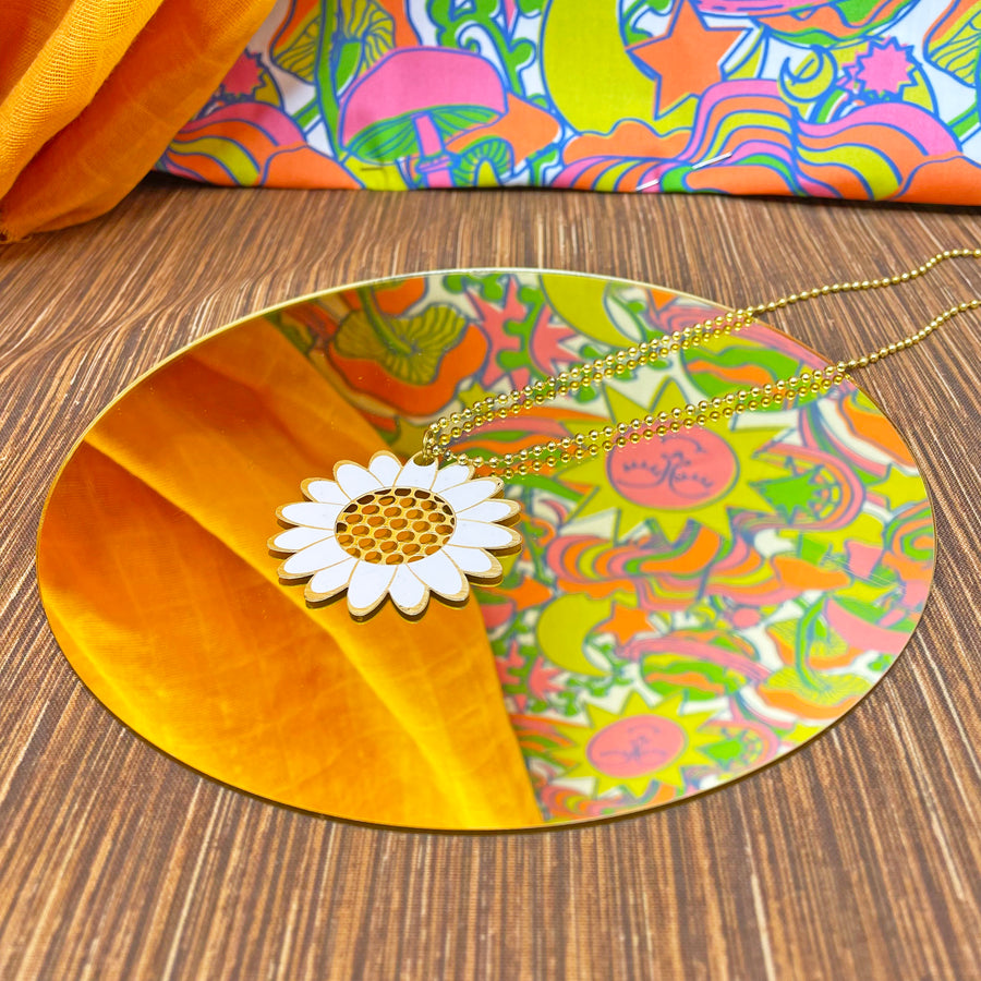 Daisy Portable Grinder Necklace