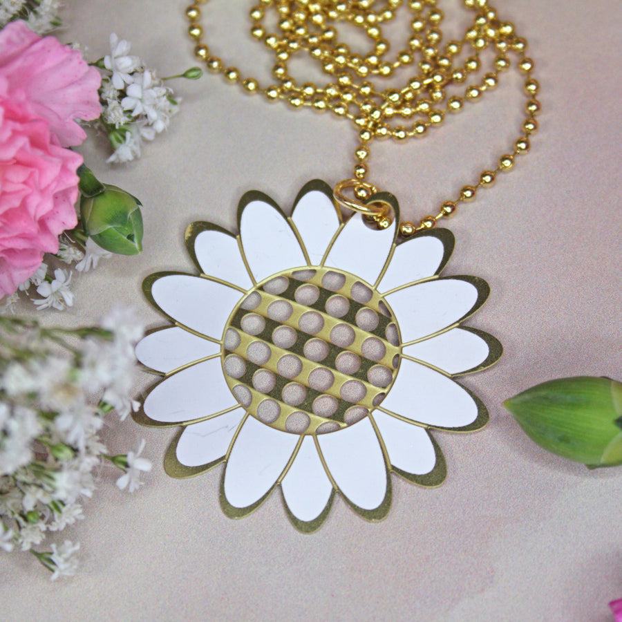 Daisy Portable Grinder Necklace