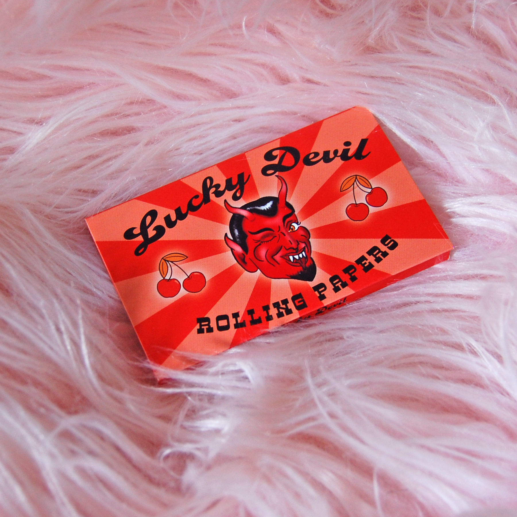 Lucky Devil Rolling Papers- Cherry Flavor