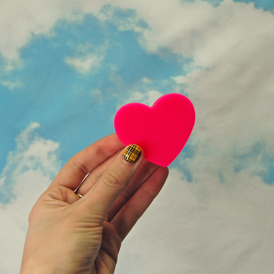Heart silicone container- pink