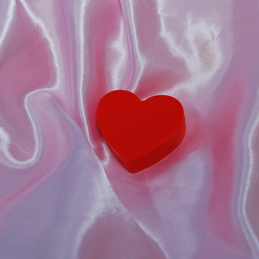 Heart silicone container- red
